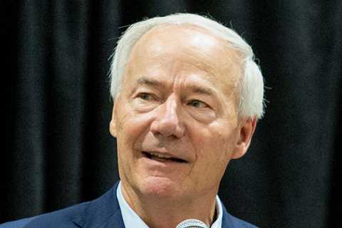 What did Governor Asa Hutchinson say about his mask mandate?