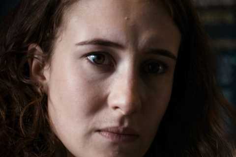 Holby City spoilers: Evie faces impossible decision as Jeni’s plans takes dark turn