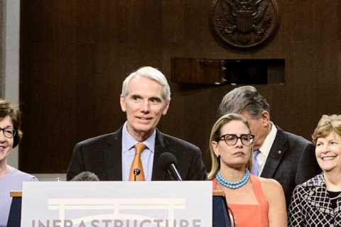 Infrastructure Bill Would Add $256 Billion to Deficit, Analysis Finds