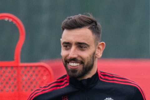 Bruno Fernandes names two Man Utd youngsters who have ‘brilliant future’ and picks out Anthony..