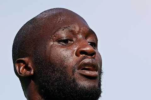 Romelu Lukaku agrees to re-join Chelsea in £195,000-a-week transfer as Blues and Inter Milan..