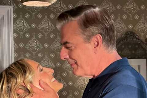 Sarah Jessica Parker thrills fans by sharing a picture of Carrie and Big on the set of Sex and the..