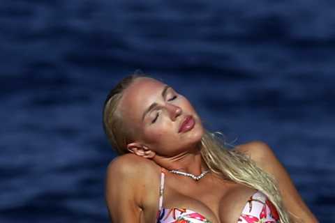 Selling Sunset star Christine Quinn shows off stunning figure on holiday in Italy
