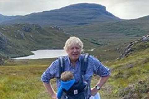 Boris Johnson ‘was almost swept out to sea on a paddleboard’ but protection officers rescued him on ..