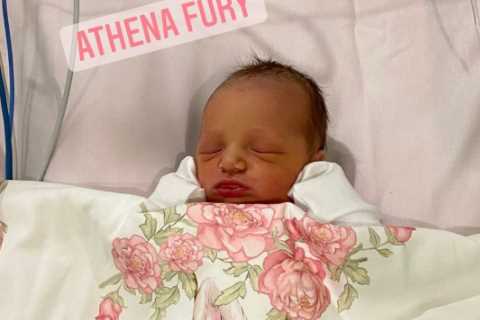 Paris Fury shares first pic of her and Tyson’s newborn baby Athena after being on ventilator in..