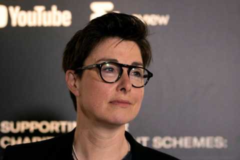 Sue Perkins says brain tumour diagnosis put her in ‘very, very dark place’ and that it may stop her ..
