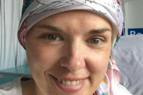 Mum-of-three dies at just 39 after brain tumour ‘mistaken for a hangover’
