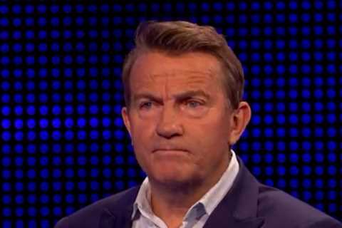 The Chase’s Bradley Walsh leaves player blushing with outrageous question about ‘big knockers’