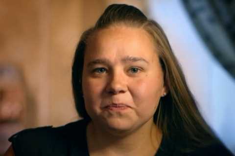 24 Hours in A&amp;E viewers stunned as woman recalls giving birth at 15 with NO idea she was..