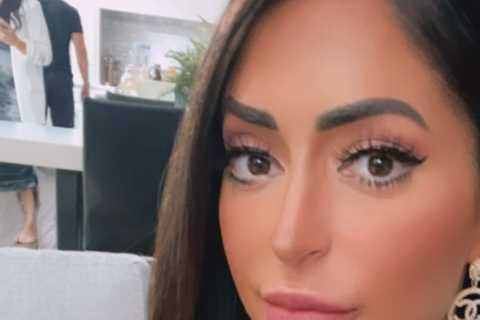 Jersey Shore’s Angelina Pivarnick looks unrecognizable in new video as she films for the new season ..