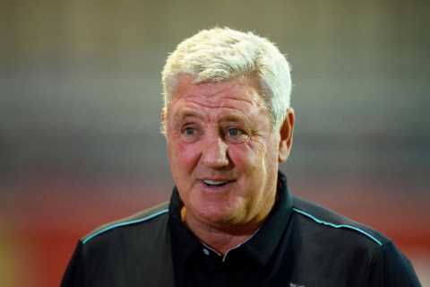 Newcastle boss Steve Bruce urges youngsters to get vaccine after coronavirus ‘wiped out’ keeper..