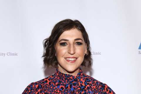 Is Mayim Bialik vaccinated against Covid-19?