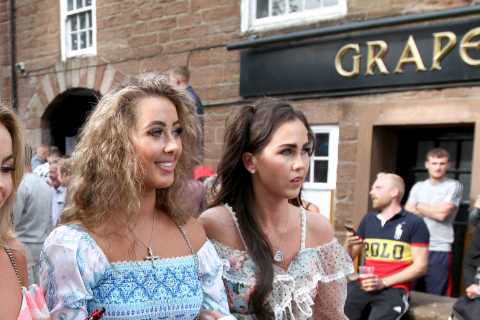Crowds of travellers dress to impress at Appleby Horse fair as armed cops called over ‘serious..