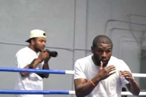 Jake Paul claims that Tyron Woodley pre-fight training with Floyd Mayweather is ‘a disadvantage’..