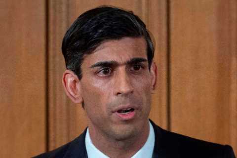 Rishi Sunak accused of ‘punishing poor’ by refusing to axe VAT on holiday Covid tests