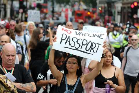Anti-vaxxer mob storm Covid testing centre during lockdown protest as rallies March in London and..