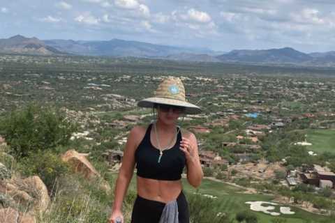Teen Mom Bristol Palin shows off impressive abs in a sports bra &amp; leggings weeks after showing..