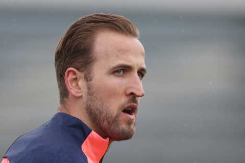 Harry Kane ‘hopes Man City will launch record transfer bid to sign him from Tottenham after being..