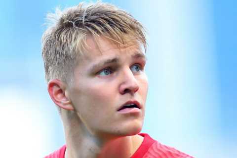 Martin Odegaard’s agents ‘arrives in London to thrash out Arsenal loan transfer with £30m option to ..