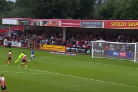 Watch Ipswich striker Macauley Bonne’s early miss of the season contender as he scuffs shot at open ..