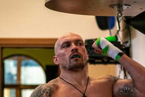 Oleksandr Usyk looks in superb shape as he shares latest training pics ahead of Anthony Joshua..
