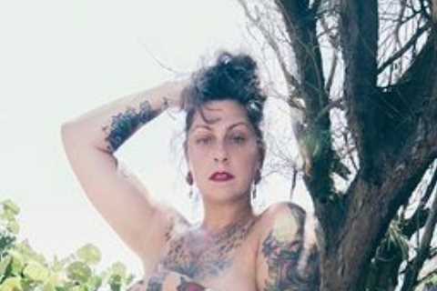 American Pickers’ Danielle Colby charges fans up to $250 for foot fetish videos, uncensored photos..