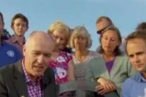 Emotional Antiques Roadshow expert lost for words at ‘staggering’ doll house from 1705 worth six..