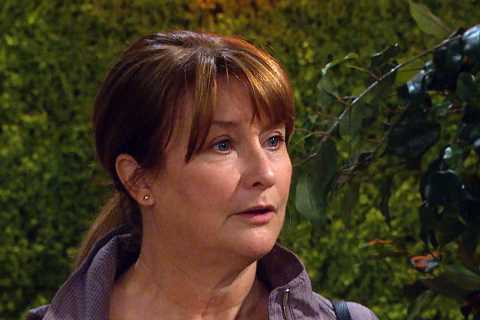 Emmerdale’s Wendy Posner star reveals dark secret threatening to tear her relationship with Bob..