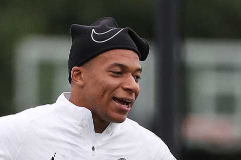 Man Utd ‘draw up four-man striker transfer shortlist for next summer with Kylian Mbappe topping..