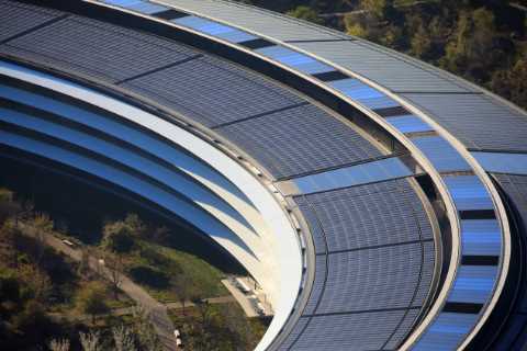 Apple delays its return to office until January.
