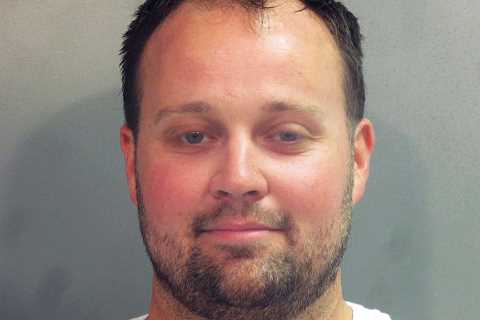 Josh Duggar blames laptop’s child pornography pics on employee who ‘stayed at business overnight..