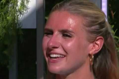 Love Island’s Chloe flushes bright red as lookalike sister awkwardly confronts her on high sex drive