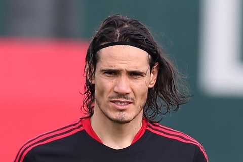 Man Utd star Edinson Cavani questions Premier League ban on players playing national team games in..