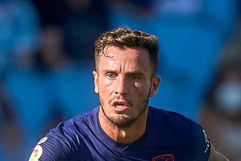 Chelsea leap ahead of Man Utd in Saul Niguez transfer chase as Blues approach Atletico for loan..