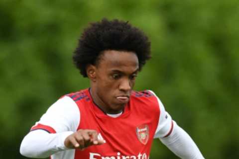 Willian drops huge Arsenal transfer exit hint as he removes club name from Instagram page amid..