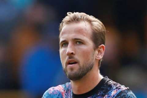 Footballers who were denied a transfer like Harry Kane, including Luis Suarez, Patrick Vieira,..