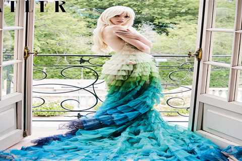 The Queen’s Gambit star Anya Taylor-Joy stuns in a blonde wig and mermaid gown