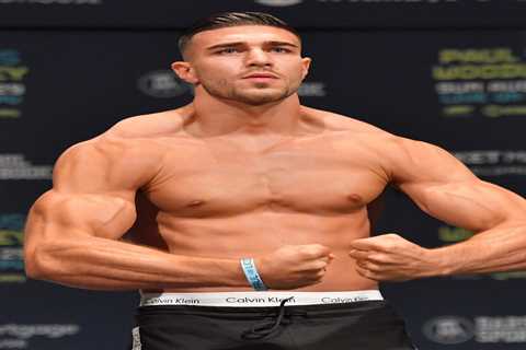 Tommy Fury looks unbelievably ripped ahead of fight as Molly-Mae gushes over ‘my champ’ telling him ..