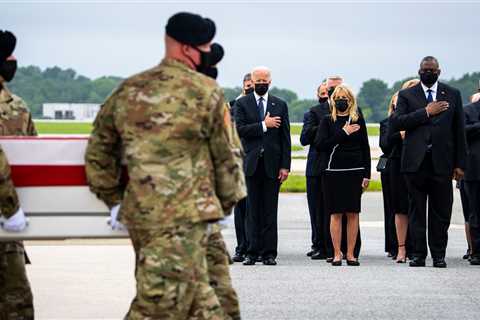 Biden Receives Bodies of Soldiers Killed in Kabul Bombing