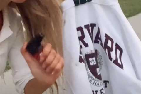 Teen Mom Farrah Abraham SETS FIRE to Harvard sweater after calling her teachers ‘sexist bullies’