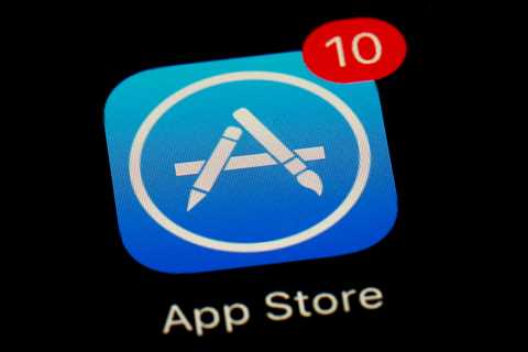 South Korea forces Google and Apple to allow third-party in-app payments.