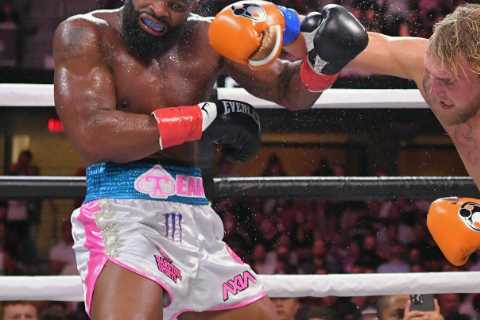 Tyron Woodley reveals Floyd Mayweather told him he thought he beat ‘scared’ Jake Paul but said he..