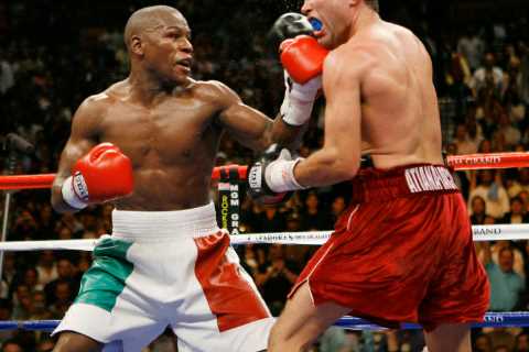 Oscar De La Hoya rules out Canelo Alvarez fight and wants Floyd Mayweather rematch ahead of ring..