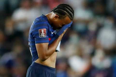 Chelsea transfer target Kounde shown red card for crunching tackle on Arsenal’s Kolasinac as week..