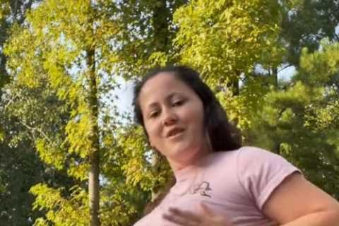 Teen Mom Jenelle Evans twerks in tiny shorts in raunchy TikTok after hitting back at body-shamers