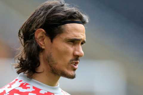 Man Utd ‘offered Edinson Cavani to Juventus after signing Cristiano Ronaldo but Italians snubbed..