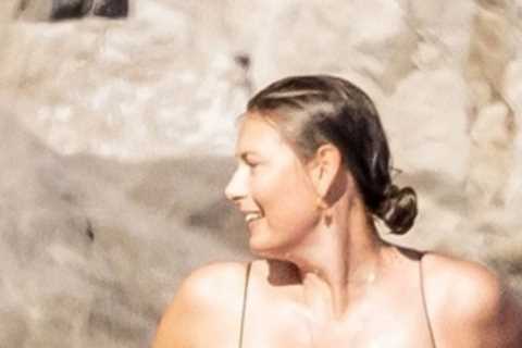 Tennis beauty Maria Sharapova sizzles in a black bikini on Venice boat trip with fiance Alexander..