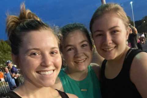 Joy-Anna Duggar competes in triathlon &amp; does ’13 miles of biking and a 5K run’ as family..