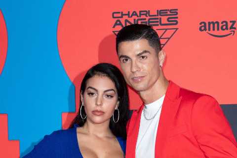 Cristiano Ronaldo flies to Manchester by private jet and sets up home in stunning multi-million..