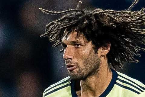 Arsenal ace Mohamed Elneny wanted in permanent Galatasaray transfer but midfielder’s wage demands..